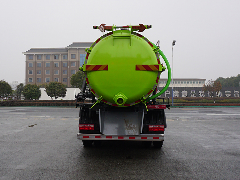 中潔牌XZL5161GXW6吸污車(chē)