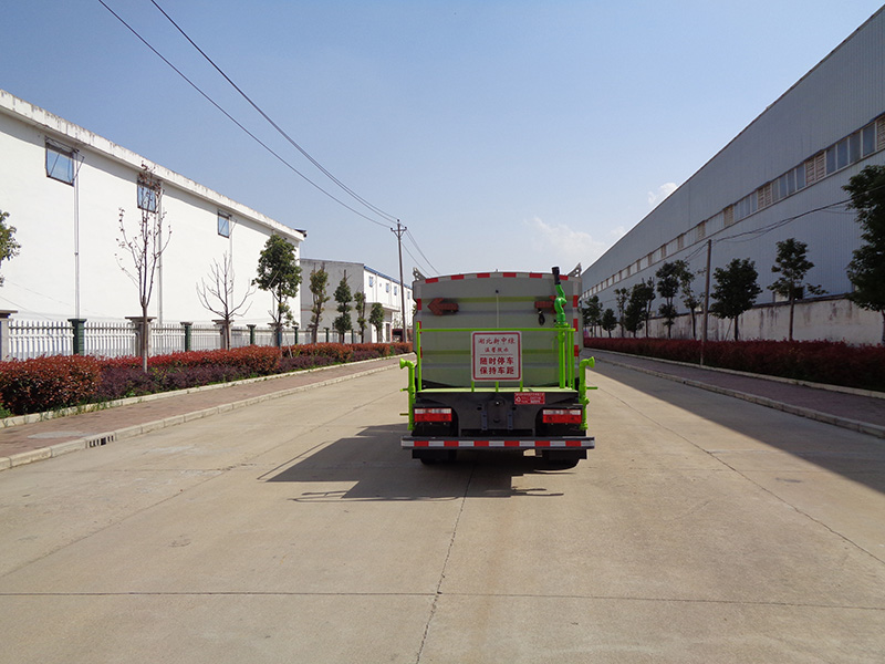 XZL5040TYH6型路面養(yǎng)護(hù)車