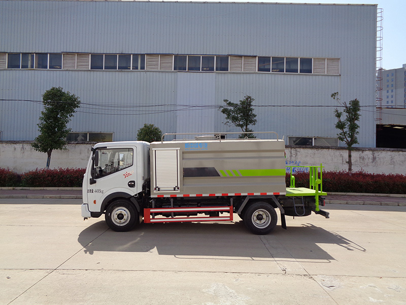 XZL5040TYH6型路面養(yǎng)護(hù)車