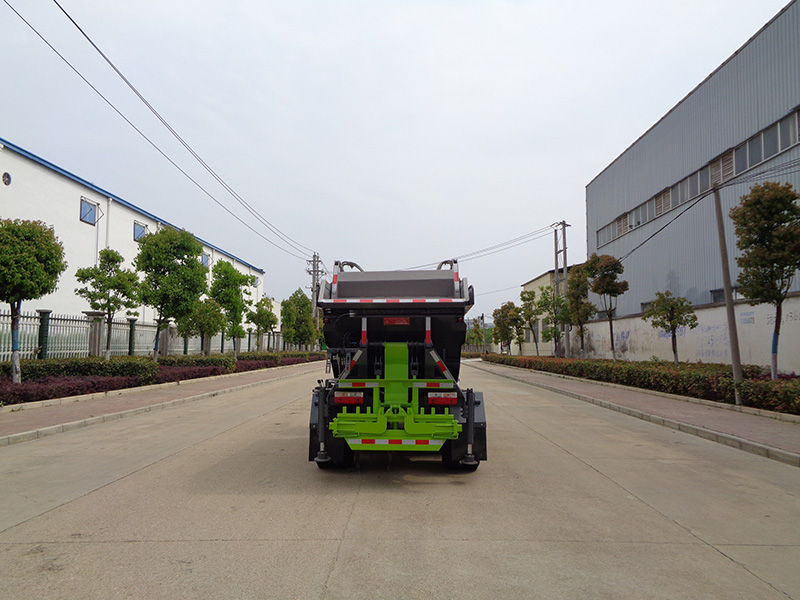 XZL5080ZZZBEV型純電動自裝卸式垃圾車