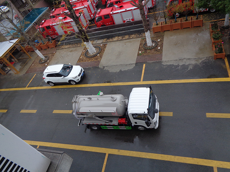 XZL5075GXW6型吸污車