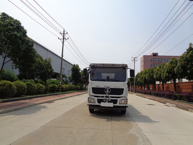 XZL5188GPS6S型綠化噴灑車(chē)